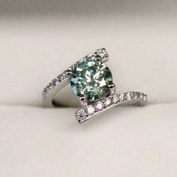 Moissanite 2 CT, on White Gold Plated 925 Sterling Silver - Picture 2 of 6